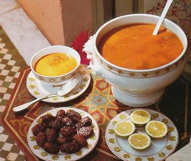 La soupe harira est presque exclusivement préparée lors du mois sacré de Ramadan. Son goût onctueux est riche en vitamines et protéines puisqu’elle contient des lentilles, des pois chiches et...
