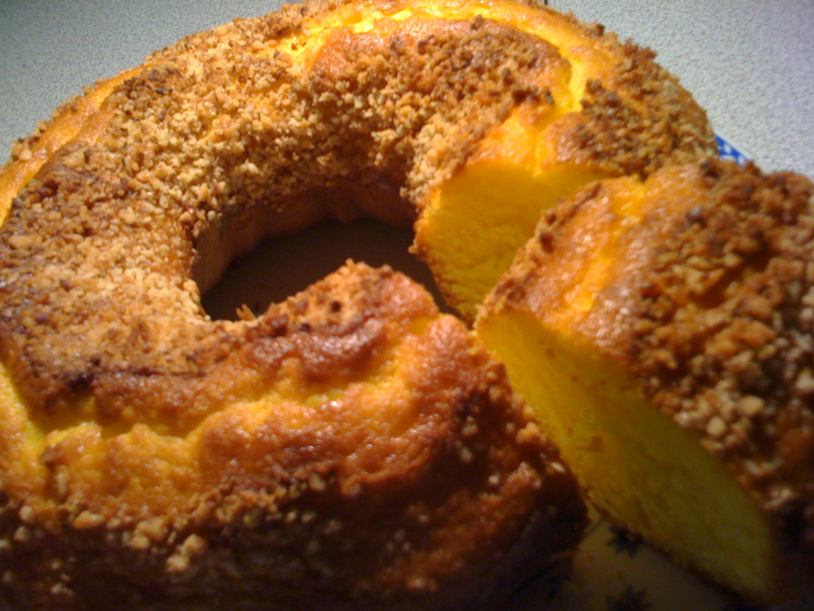 Recette : Gâteau au citron Voici une recette qui saura épater vos invités. Son goût sucré et citronné est une parfaite collation ou dessert. Voici les ingrédients nécessaires ainsi que les étapes de préparation. Ingrédients...