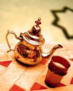 Voici un indispensable dans la vie d’une personne vivant dans un pays arabe comme le Maroc, par exemple. Le thé est préparé pour presque toutes les occasions : petit déjeuner,...