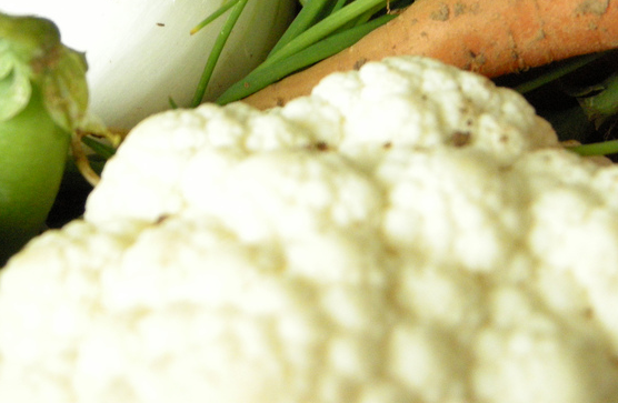 Recette : Salade au chou-fleur Cette salade au chou-fleur est souvent mangé comme entrée à un repas. Son goût est crémeux et délicieux. Voici les ingrédients nécessaires ainsi que les étapes. Ingrédients: 1 tomate épluchée...