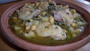 Cette recette a un goût particulier puisque les courgettes, lorsque cuites, deviennent un peu plus molles et fondent dans la bouche. Cela donne un goût formidable. Voici les ingrédients nécessaires...