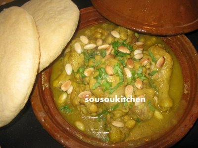 Recette : Tajine de poulet aux pois chiches Voici une recette originale de poulet aux pois chiches. Les pois chiches sont une grande source de protéines et le goût est très bon. Vous verrez les ingrédients nécessaires ainsi...