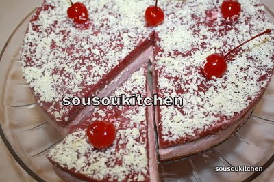 Voici une belle recette qui saura plaire aux invités lorsque viendra le temps du dessert ou d’une pause café. C’est un gâteau à plusieurs étages, l’étage du bas est réservé...