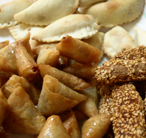 C’est la fête marquant la rupture du jeûne du mois de Ramadan. C’est une des deux grandes fêtes de l’année pour le musulman. Elle est aussi parfois appelée Aid es-...