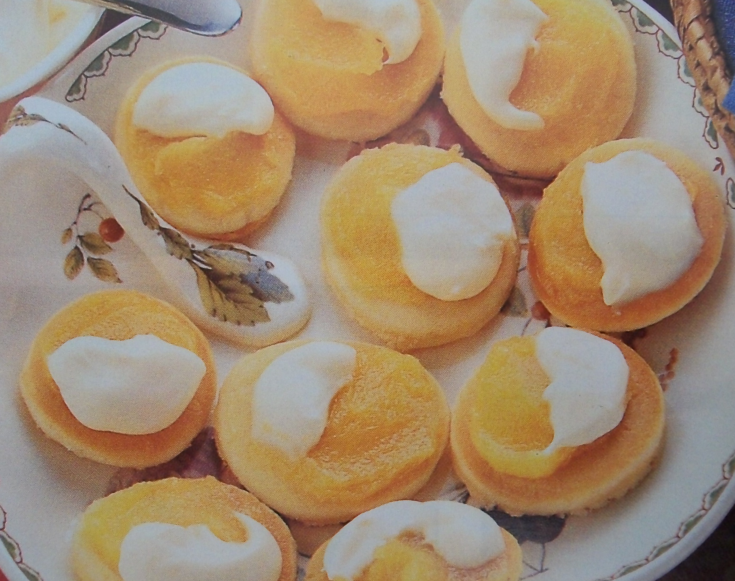 Voici la recette des tartelettes à l’ananas. C’est une recette très simple et rapide à faire qui peut aussi bien servir comme goûter. Voici les ingrédients nécessaires ainsi que les...