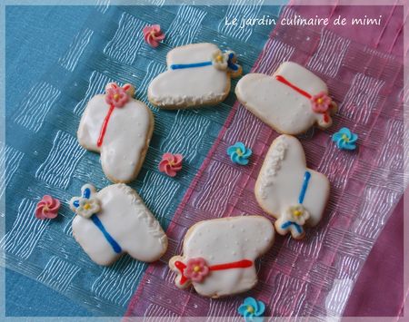 De merveilleux petits biscuits en forme de chaussons pour  bébé. Ces biscuits pourront servir lors d’un baptême ou après la naissance du bébé. Voici les ingrédients nécessaires ainsi que les...