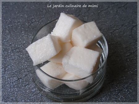 Recette : Faire vos guimauves Pour ceux qui savent, les guimauves fait en magasin sont faites avec de la gélatine animale. Voici une recette qui plaira à tous ceux qui se soucient de leur santé...