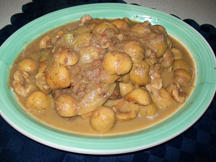 Recette : Tajine de viande et coings (sfargel) C’est la recette du tajine de coings et cubes de veau, un délicieux repas qui sort de l’ordinaire. Les coings sont de petits légumes qui ressemblent aux pommes et qui...