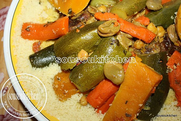 Recette : Couscous avec tête de mouton Après l’Eïd, les musulmans se retrouvent souvent avec beaucoup de viande de mouton. Ce couscous est fait avec la tête de mouton et les légumes, donc une façon d’utiliser sa...