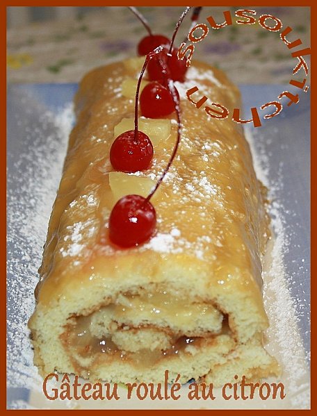 Recette : Gâteau roulé au citron C’est la recette simple du gâteau roulé au citron. Il y a des morceaux d’ananas à l’intérieur ainsi qu’une garniture à base de jus de citron et sucre. Je vous...