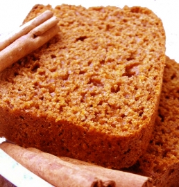 C’est la recette de pain d’épices. C’est une excellente façon de manger son pain de par son goût unique et ses épices. La recette est simple, mais la cuisson dure...