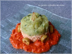 Parmentier de saumon et courgette sur son lit de poivron rouge