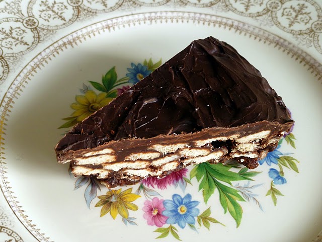 C’est la recette d’un gâteau digne d’un roi; celle du gâteau royal au chocolat fait avec des biscuits de thé et du chocolat noir. Il n’y a aucune cuisson au...