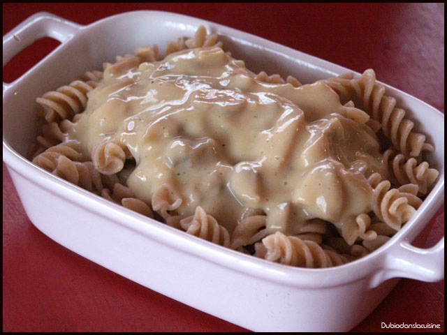 Recette : Pâtes complètes à la sauce aux champignons et à la tomate C’est la recette de pâtes complètes à la sauce aux champignons et tomates. Ce plat est très simple à préparer, en plus de son goût délicieux. Voici les ingrédients nécessaires....